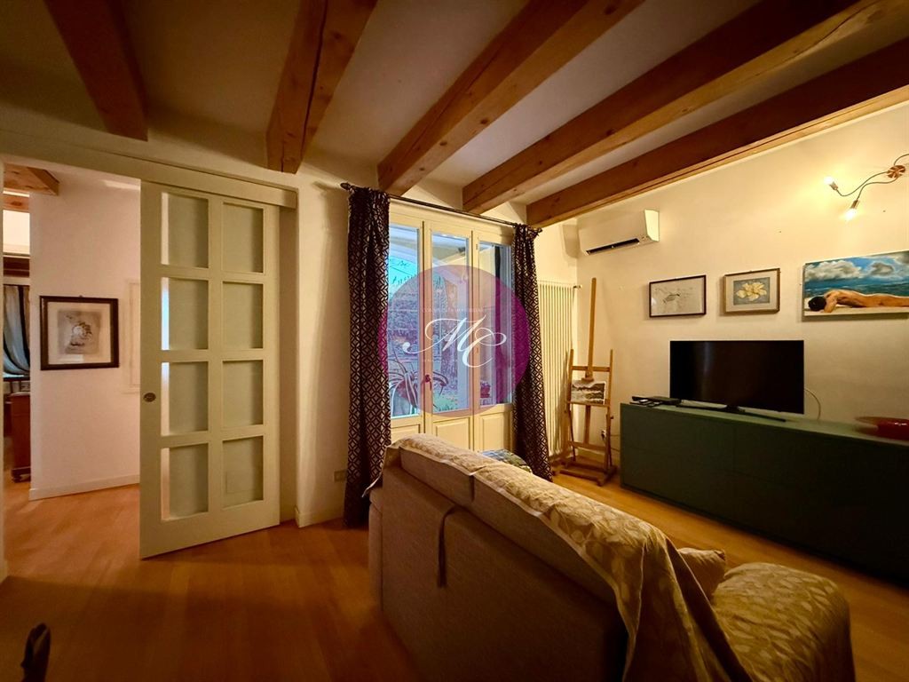 CARRAIE (RA): Bella Casa indipendente su due livelli con ampio giardino di proprietà,