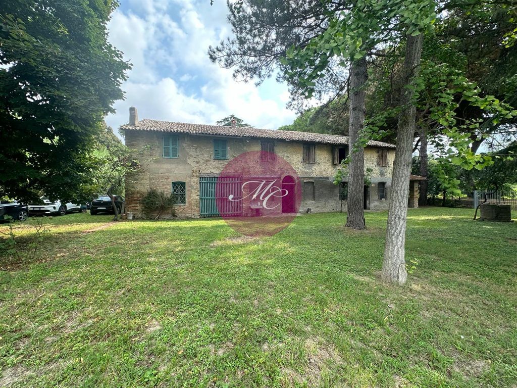 SAN BARTOLO (RA) - Rustico-Casale unifamiliare con parco di 2400 mq